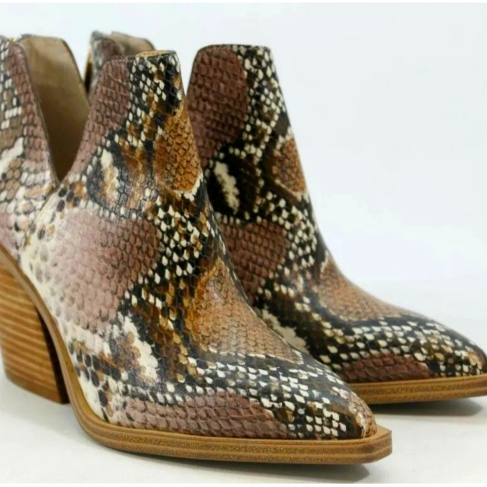 Vince Camuto Gigietta Women's Brown Snake Boots